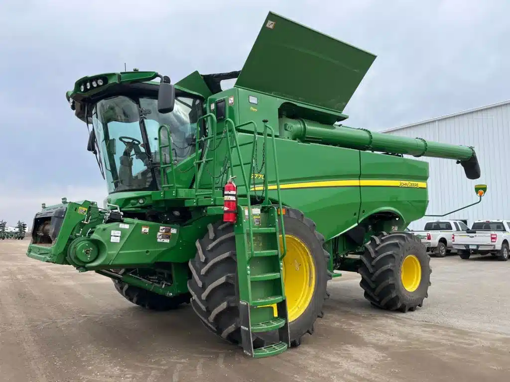 Gallery image 1 for Used 2024 John Deere S770 Combine