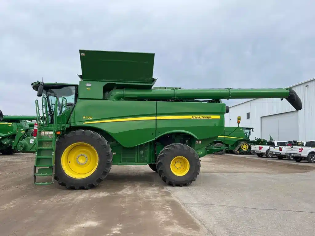 Gallery image 2 for Used 2024 John Deere S770 Combine