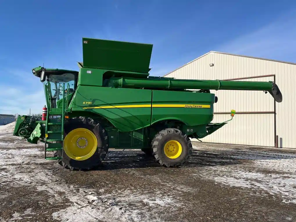 Gallery image 2 for Used 2024 John Deere S770 Combine