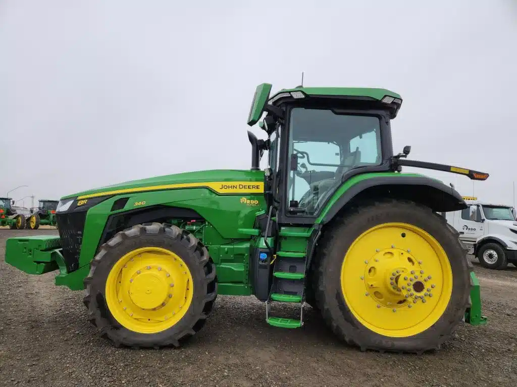 Gallery image 2 for Used 2022 John Deere 8R 340 Tractor