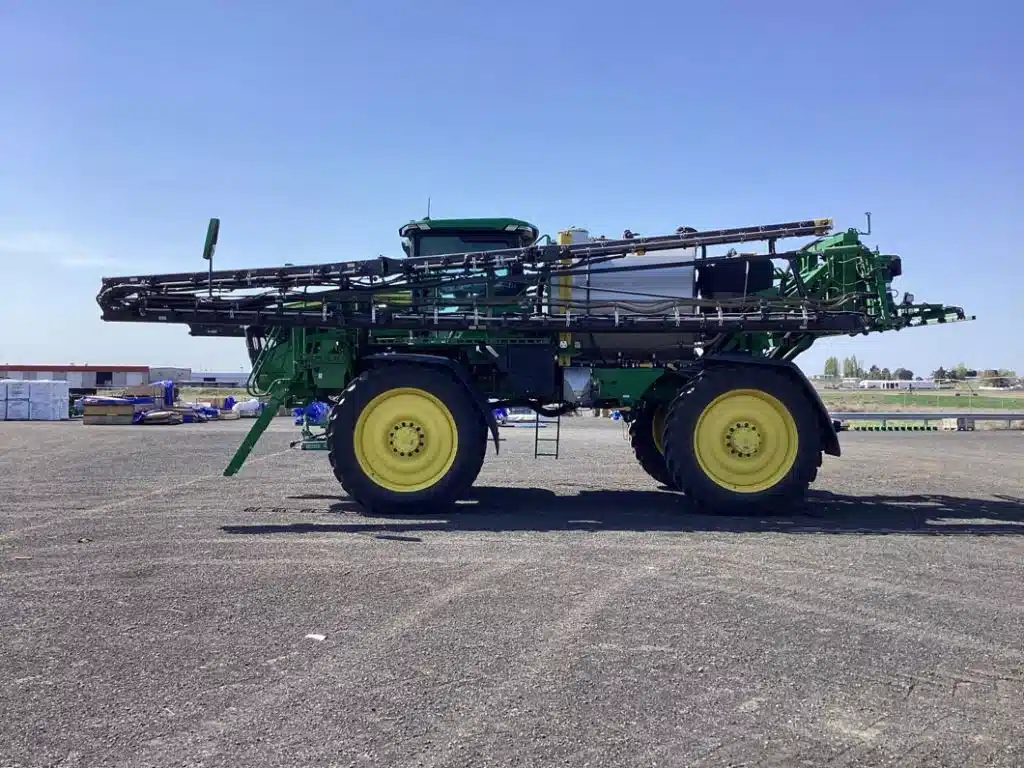 Gallery image 2 for Used 2024 John Deere 616R Sprayer - Self Propelled