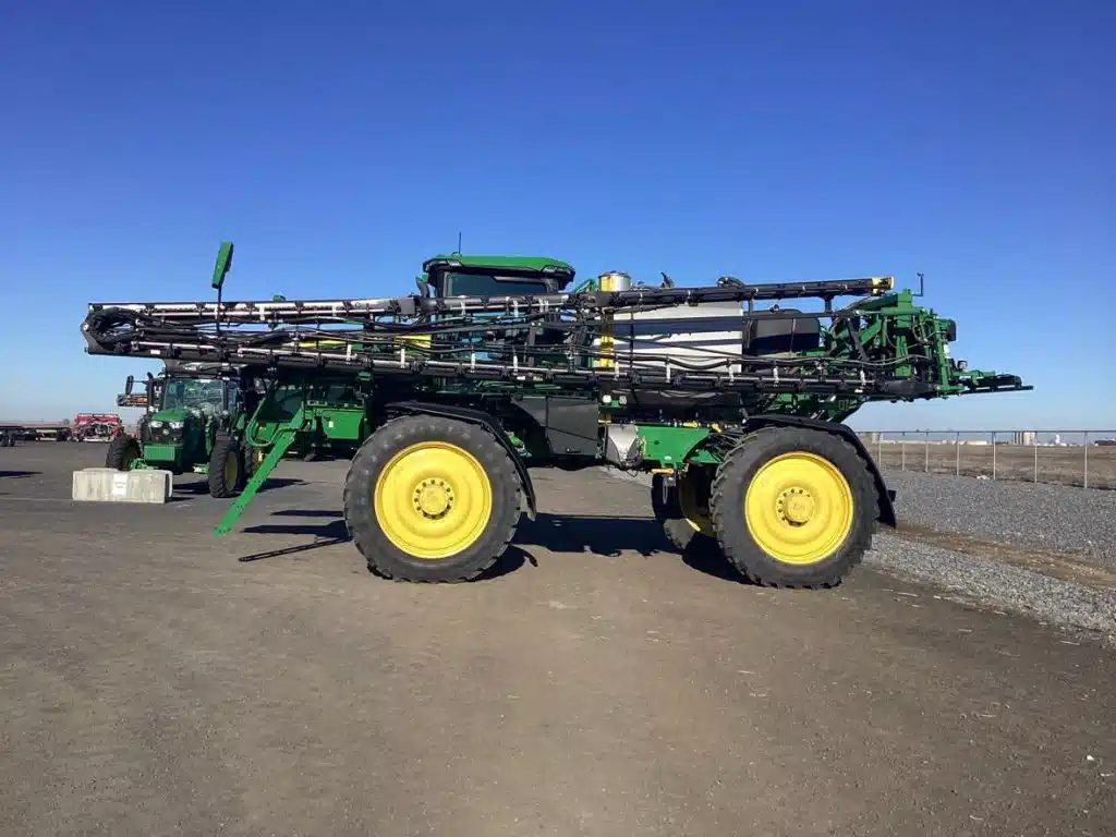 Gallery image 2 for Used 2024 John Deere 616R Sprayer - Self Propelled