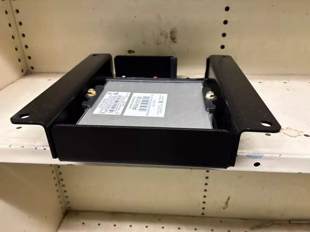 Gallery image 2 for 2023 John Deere DRYRTCNTRLR Guidance System