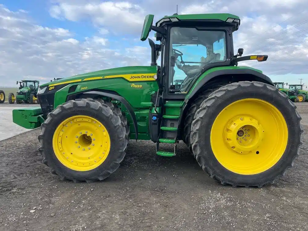 Gallery image 2 for Used 2023 John Deere 8R 340 Tractor