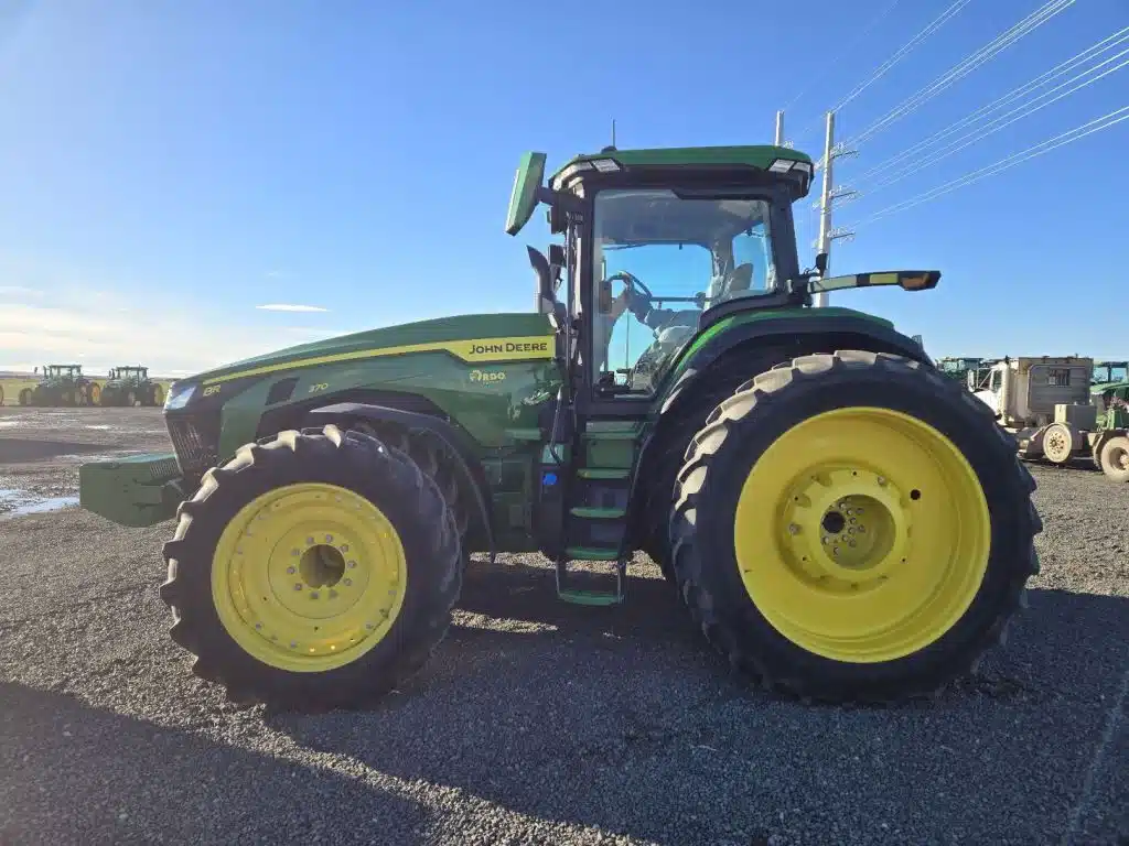 Gallery image 2 for Used 2024 John Deere 8R 370 Tractor