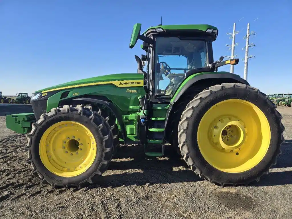 Gallery image 2 for Used 2024 John Deere 8R 370 Tractor