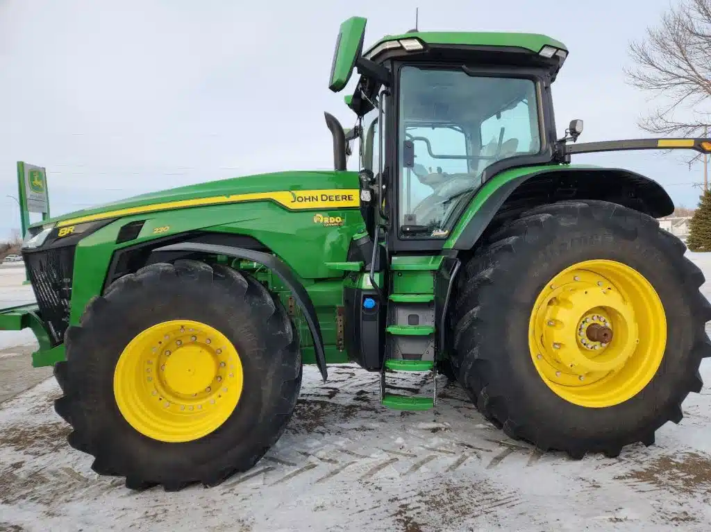 Gallery image 2 for Used 2024 John Deere 8R 230 Tractor