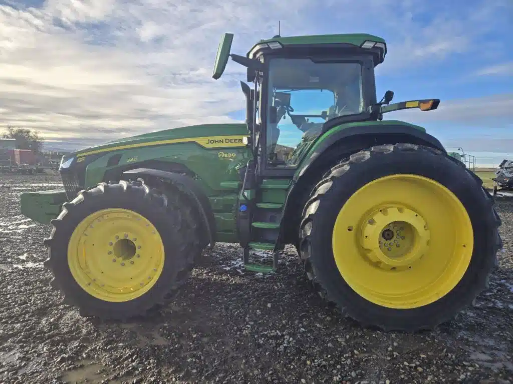 Gallery image 2 for Used 2024 John Deere 8R 340 Tractor