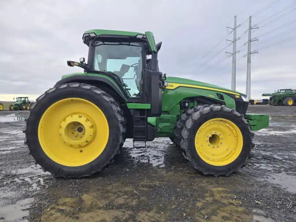 Gallery image 2 for Used 2023 John Deere 8R 370 Tractor
