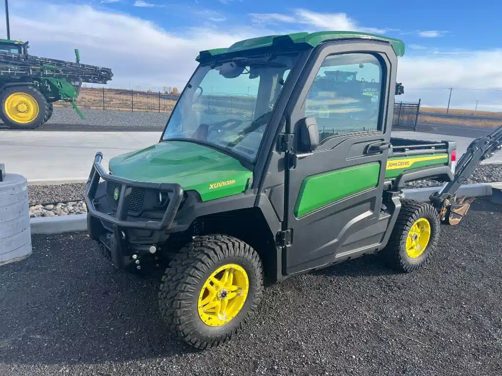 Gallery image 1 for New 2024 John Deere XUV 835R Utility Vehicle