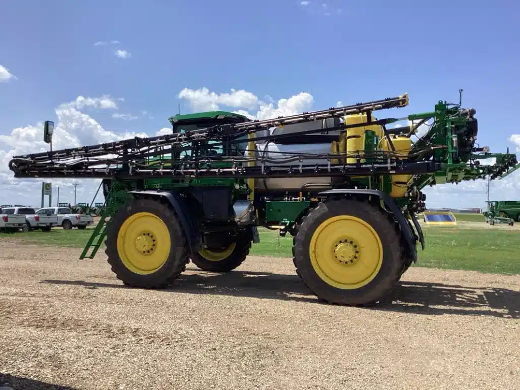 Gallery image 2 for Used 2023 John Deere 612R Sprayer - Self Propelled
