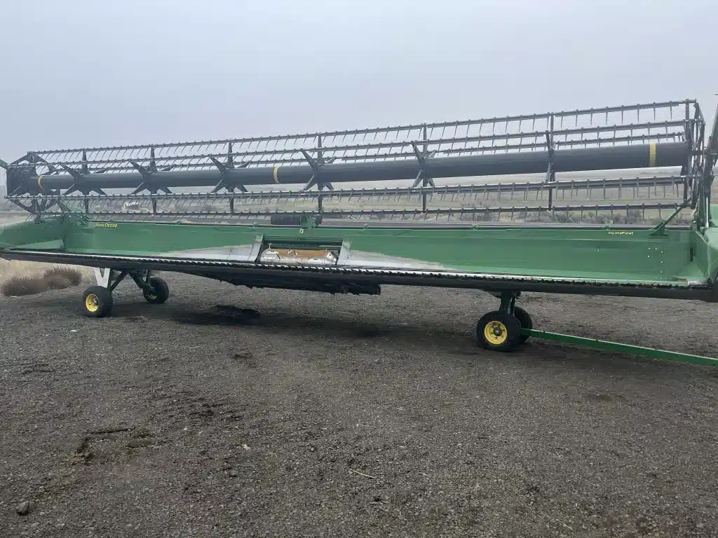 Gallery image 2 for Used 2010 John Deere 635D Header - Draper