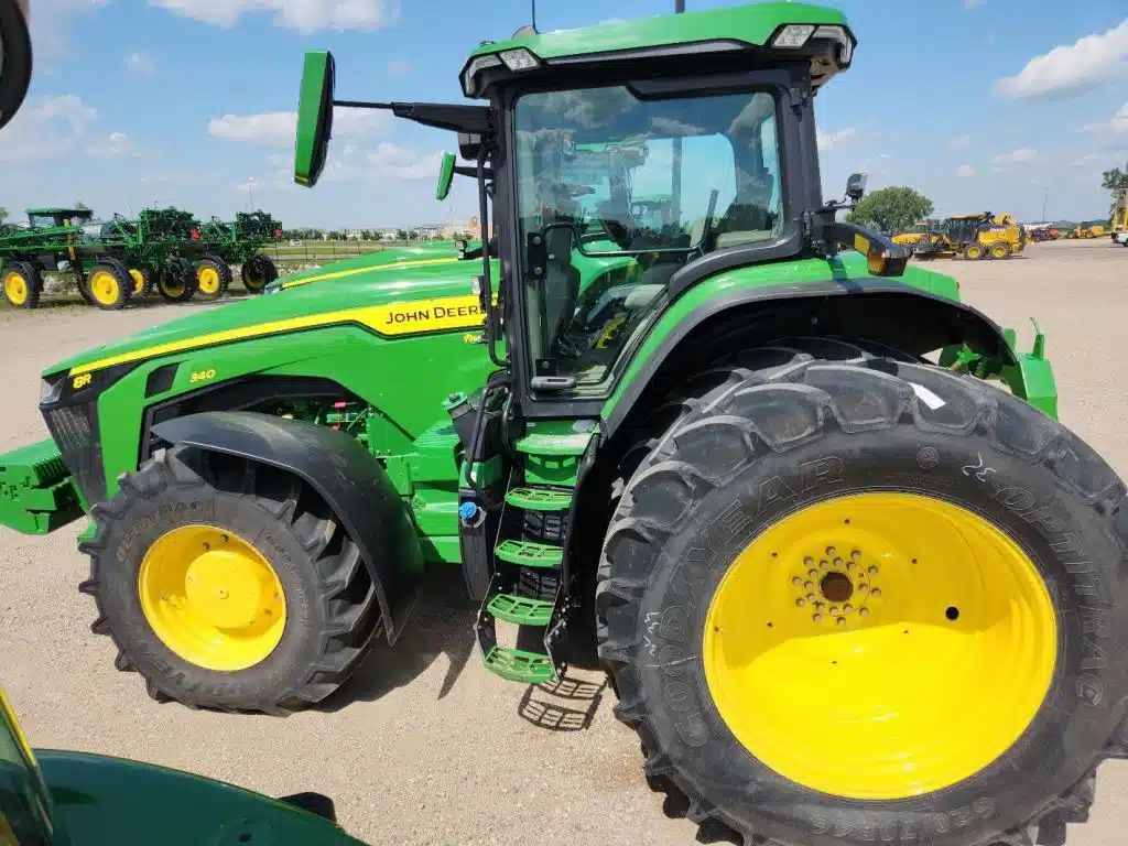 Gallery image 2 for Used 2022 John Deere 8R 340 Tractor