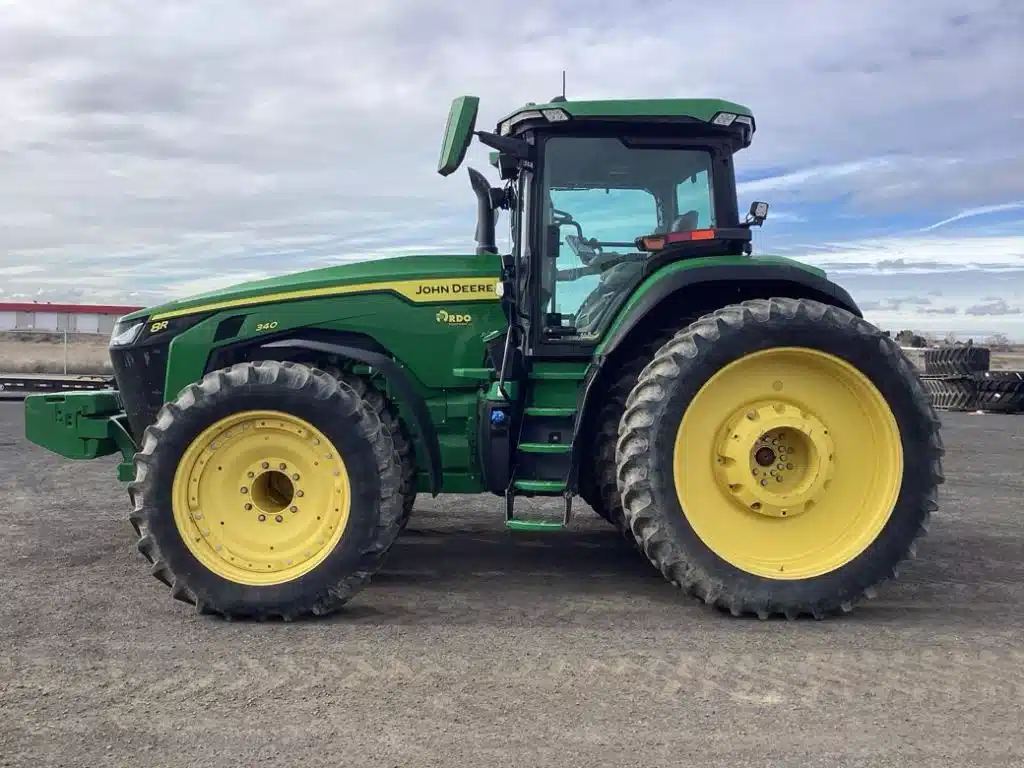 Gallery image 2 for Used 2021 John Deere 8R 340 Tractor