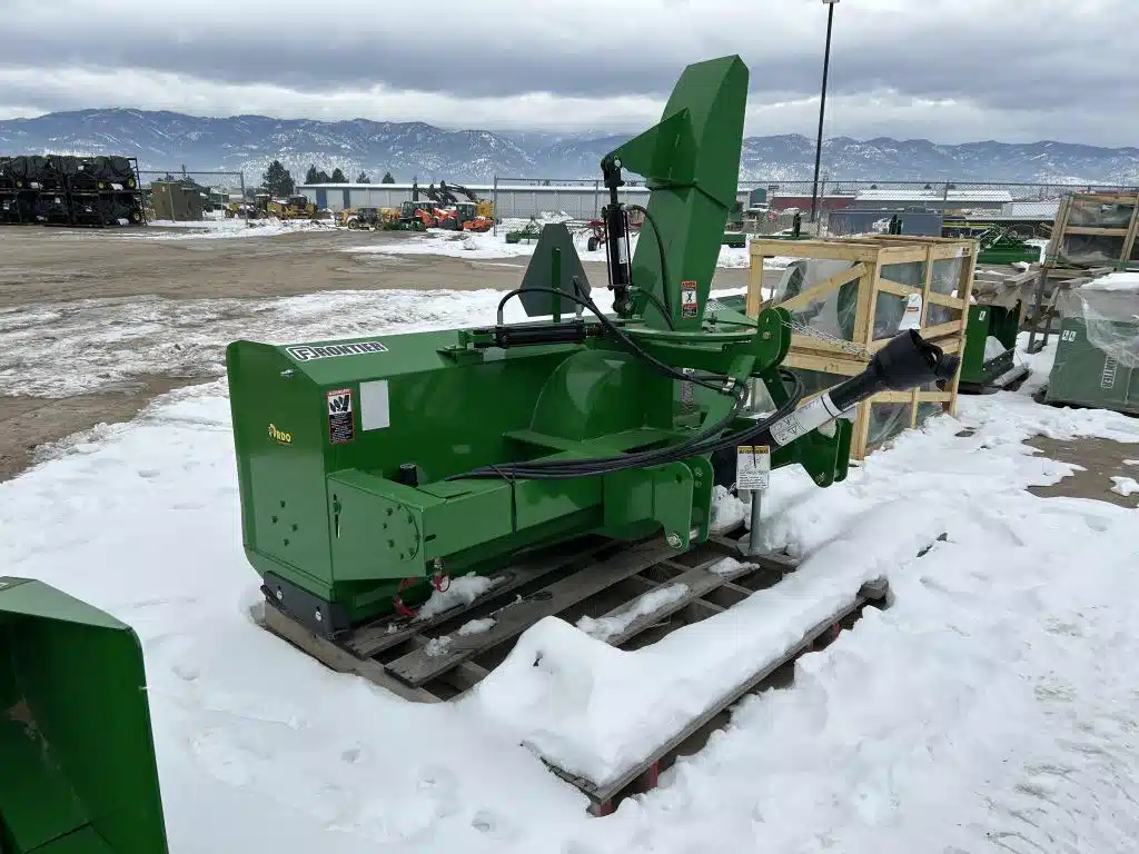 Gallery image 2 for New 2023 Frontier SB1194 Snow Blower