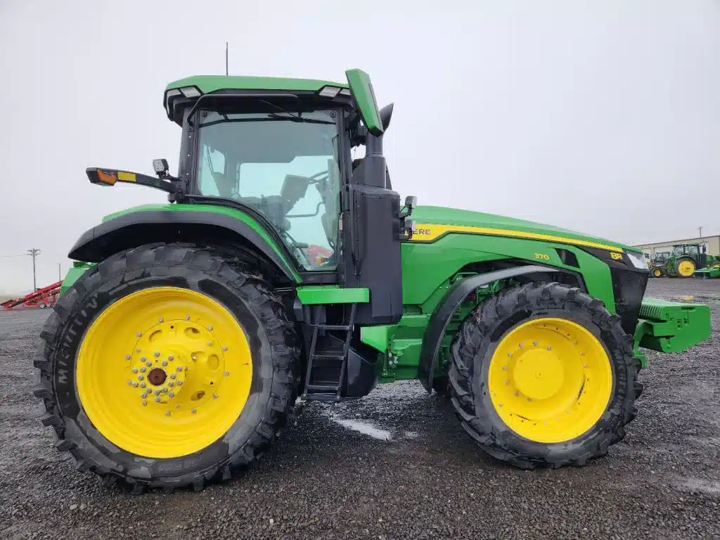 Gallery image 2 for Used 2023 John Deere 8R 370 Tractor
