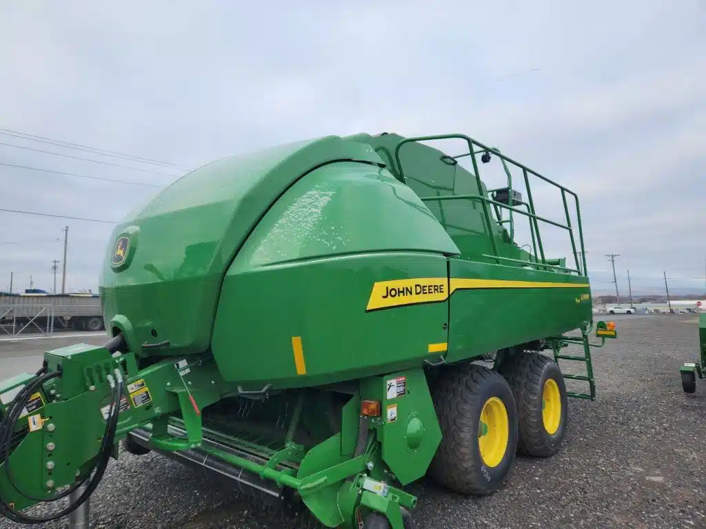 Gallery image 1 for 2024 John Deere L341R HD Square Baler - Large