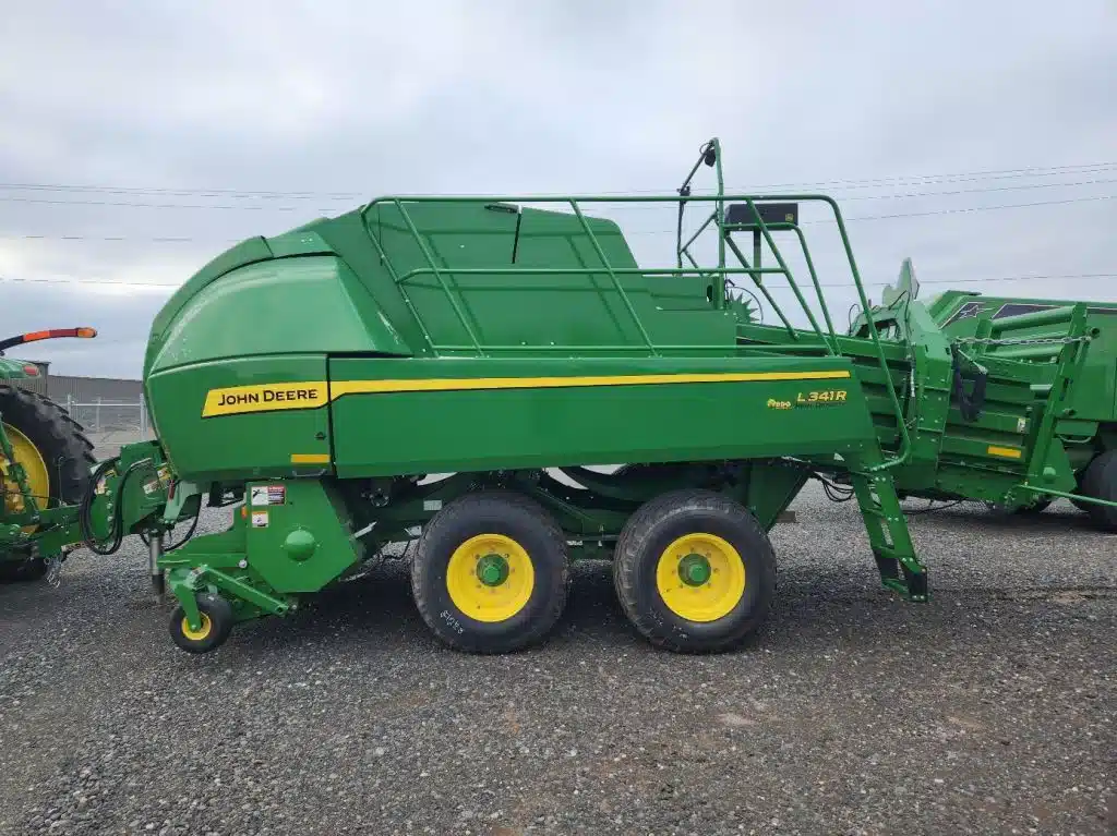 Gallery image 2 for 2024 John Deere L341R HD Square Baler - Large