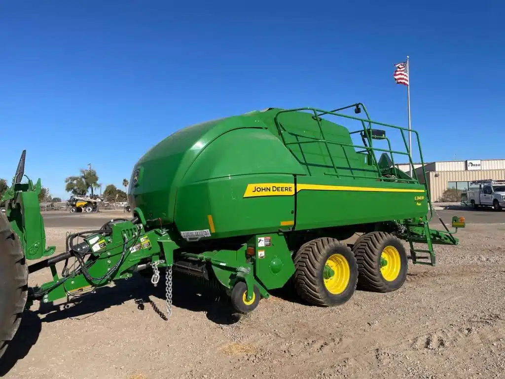 Gallery image 1 for 2024 John Deere L341R HD Square Baler - Large