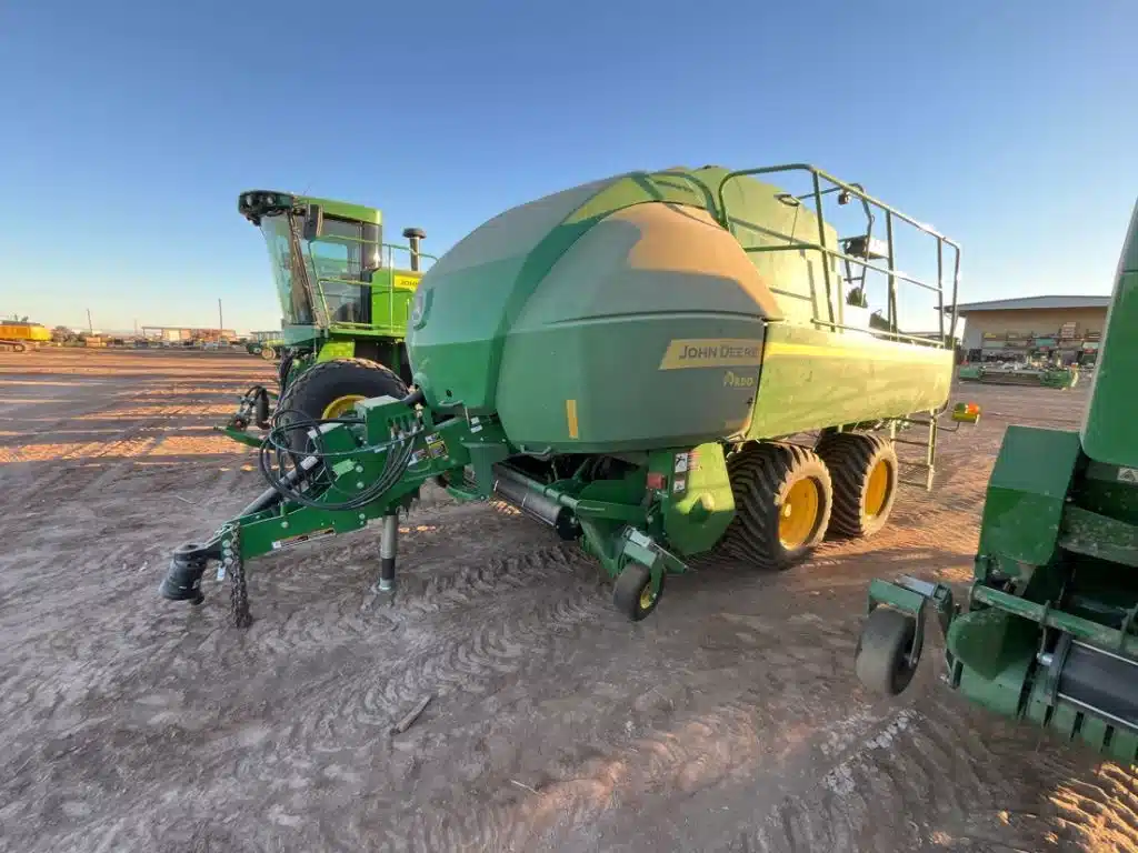Gallery image 2 for New 2023 John Deere L341R HD Square Baler - Large