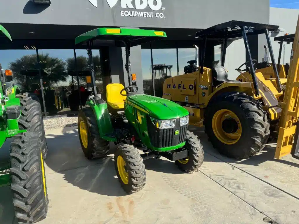 Gallery image 1 for Used 2024 John Deere 3032E Tractor