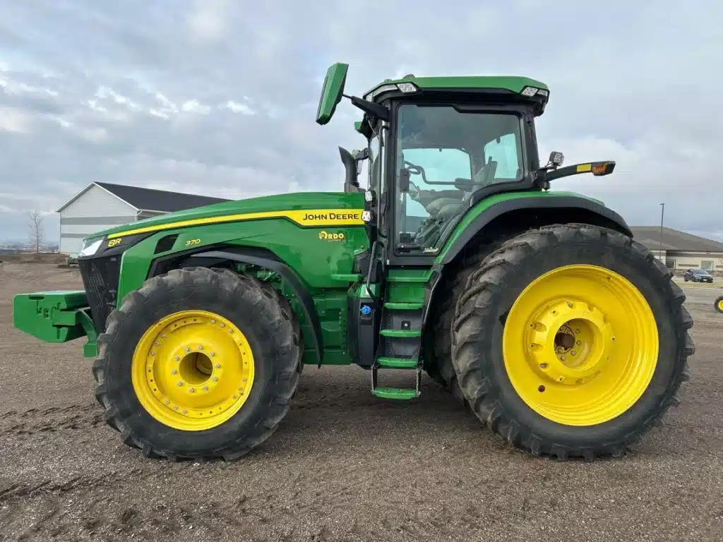 Gallery image 2 for Used 2021 John Deere 8R 370 Tractor