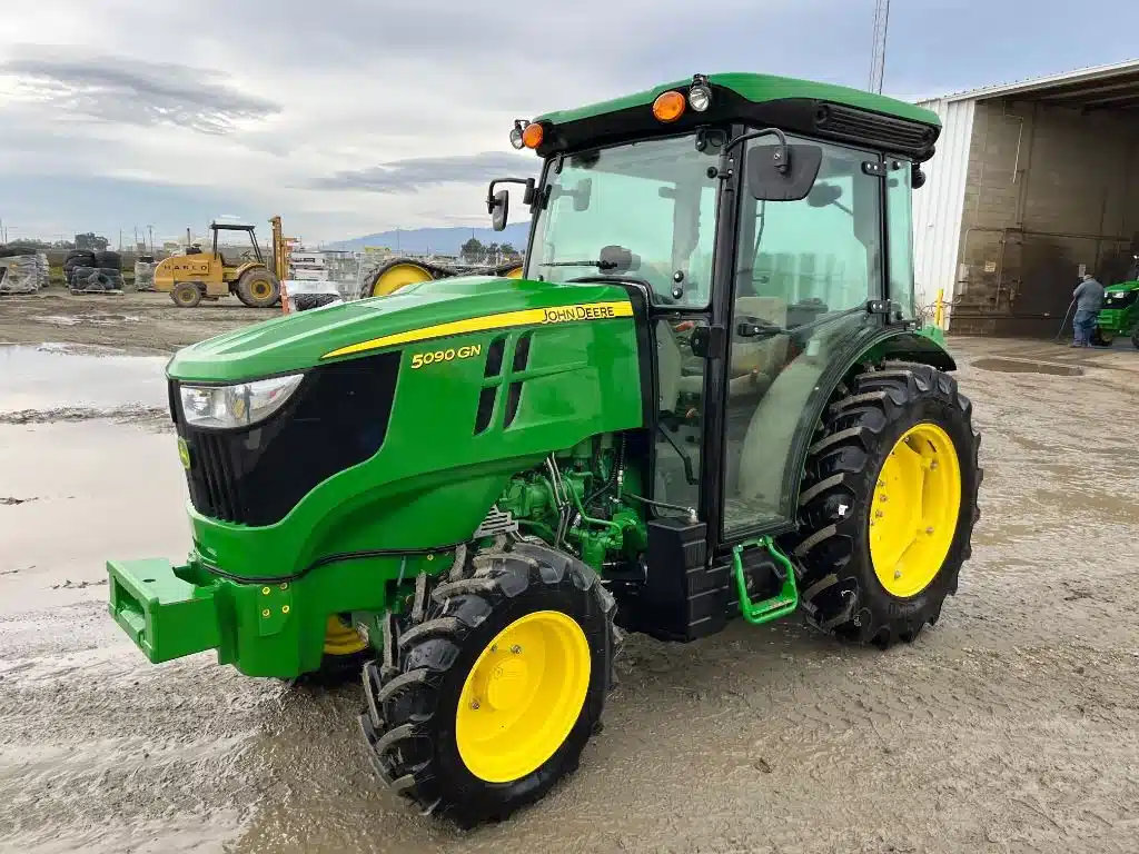 Gallery image 1 for New 2022 John Deere 5090GN Tractor