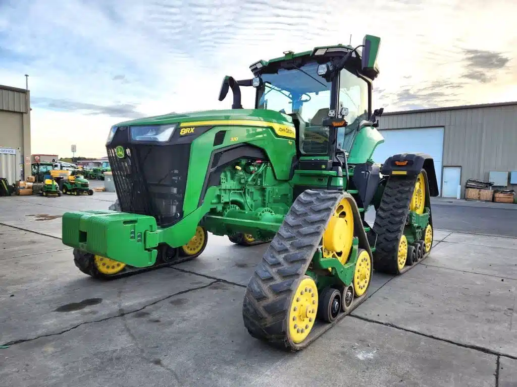 Gallery image 1 for Used 2022 John Deere 8R 370 Tractor