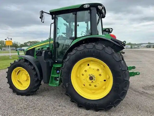 Gallery image 1 for New 2023 John Deere 6110M Tractor