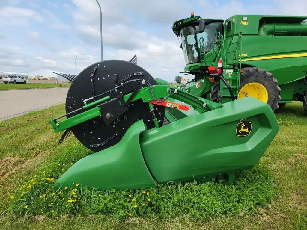 Gallery image 2 for Used 2021 John Deere RD45F Header Combine