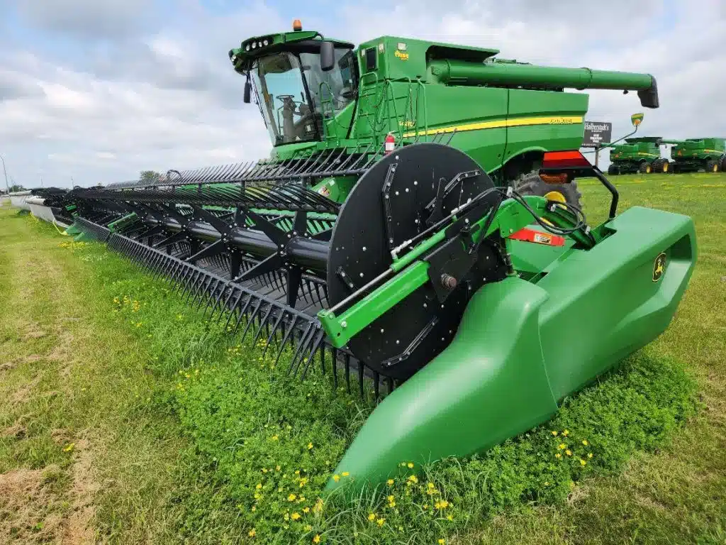 Gallery image 1 for Used 2021 John Deere RD45F Header Combine