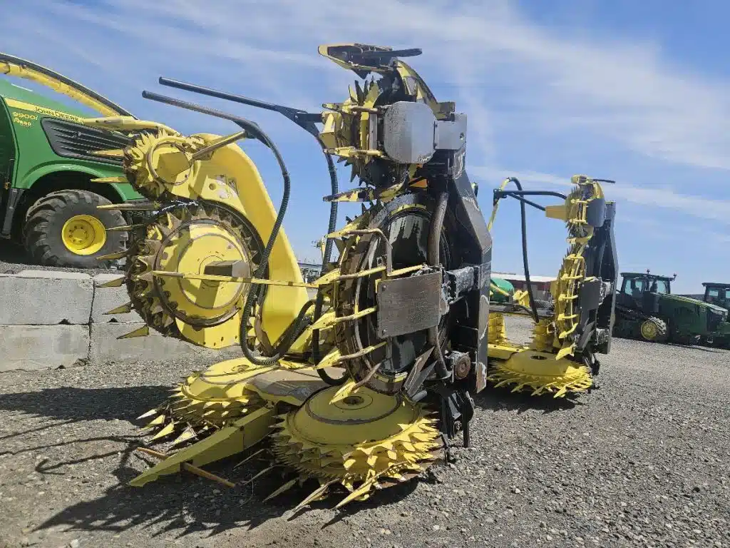 Gallery image 1 for Used 2018 John Deere 770 Header - Rotary