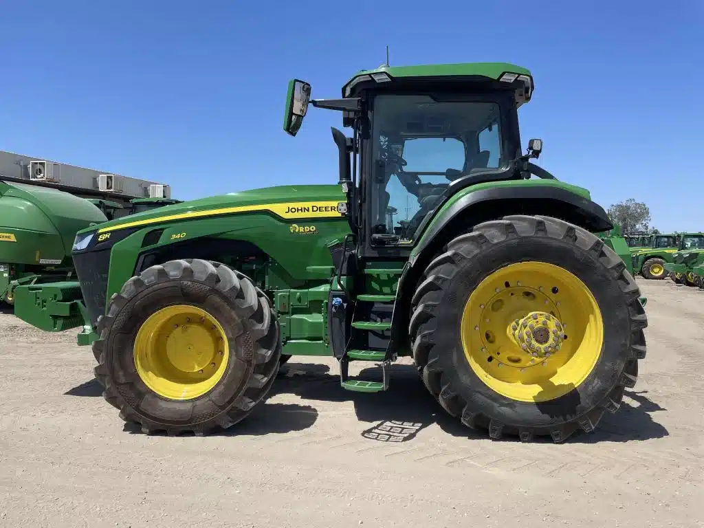 Gallery image 2 for Used 2023 John Deere 8R 340 Tractor