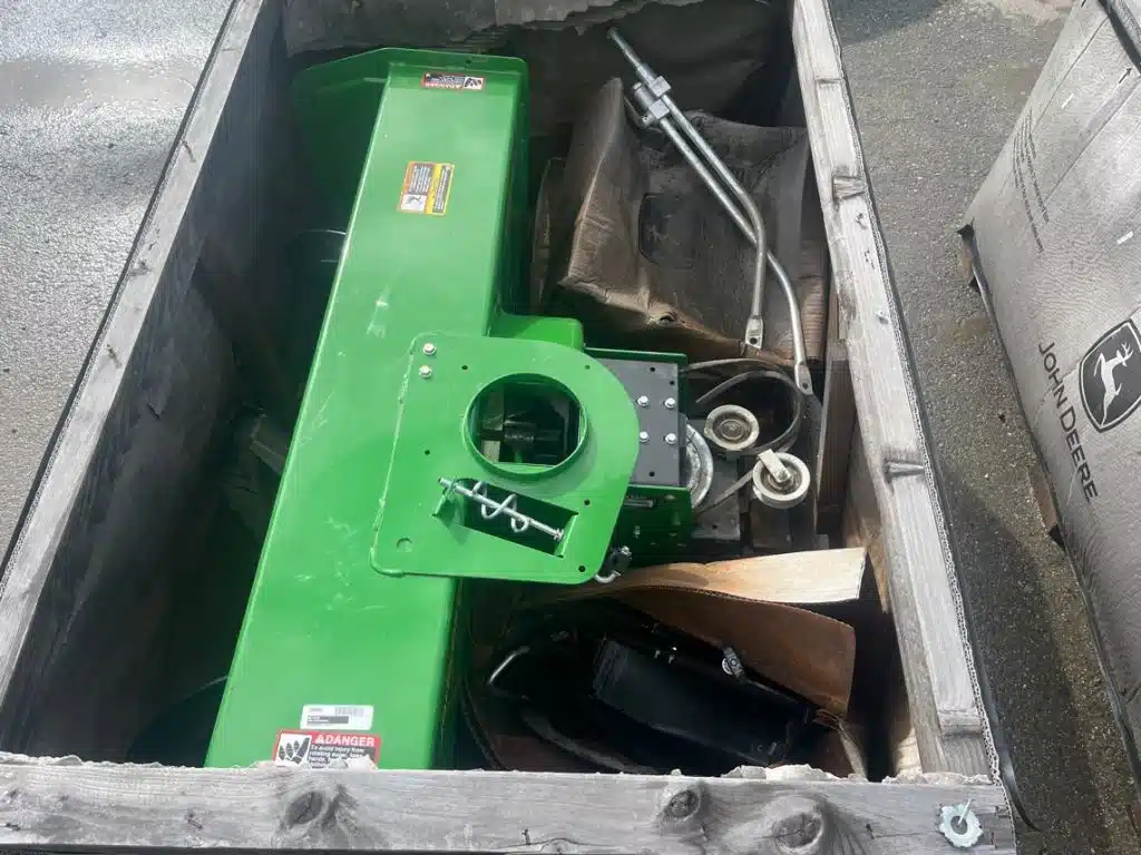 Gallery image 2 for New 2023 John Deere 47SB Snow Blower
