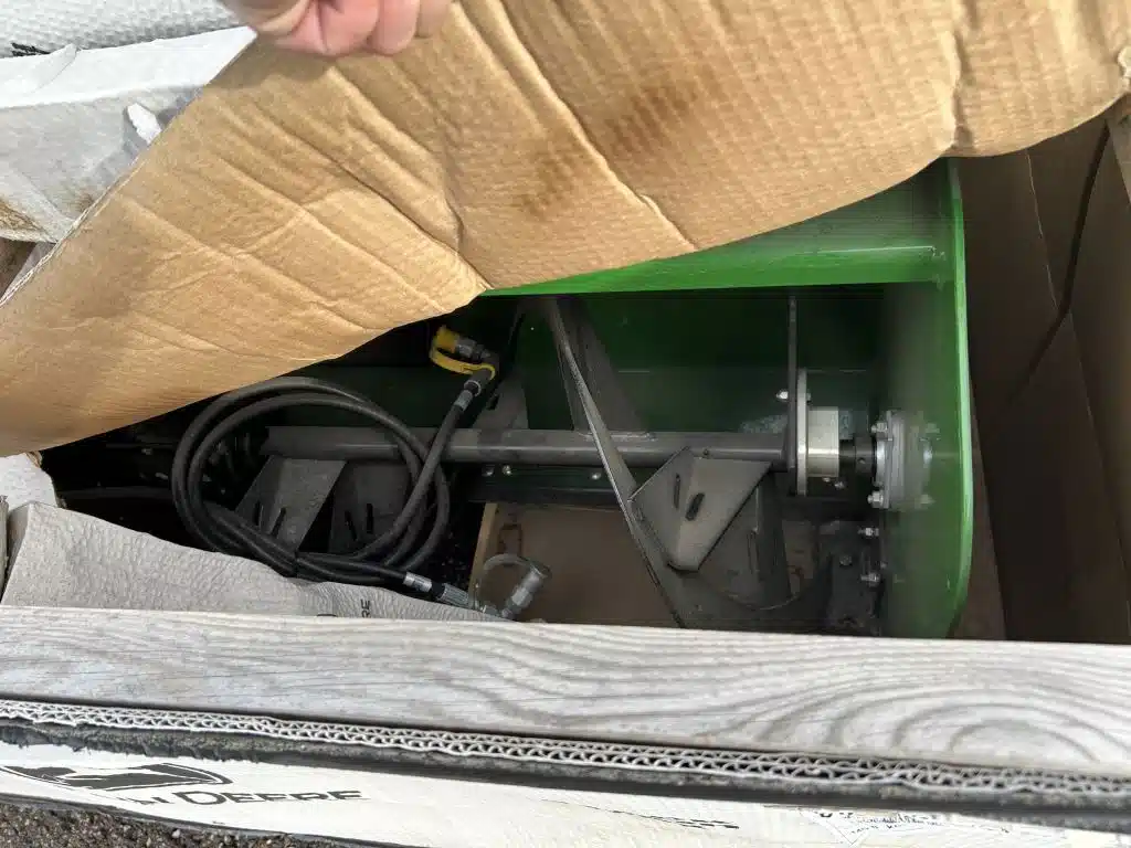 Gallery image 2 for New 2023 John Deere 47SB Snow Blower