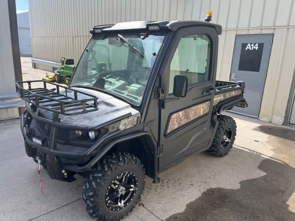 Gallery image 1 for 2021 John Deere XUV 835R Utility Vehicle
