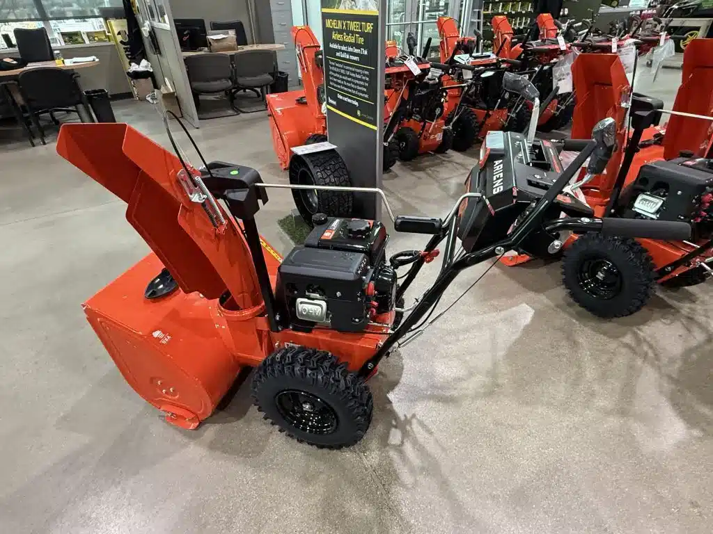 Gallery image 1 for New 2023 Ariens DELUX 28 921046 Snow Blower