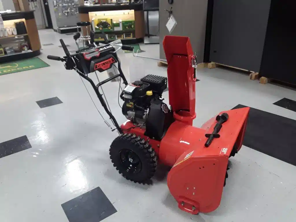 Gallery image 2 for New 2023 Ariens DELUX 28 921046 Snow Blower