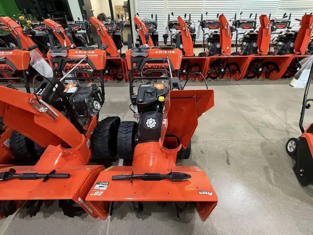 Gallery image 2 for New 2024 Ariens PLATINUM 28 RAPIDTRAK 921057 Snow Blower