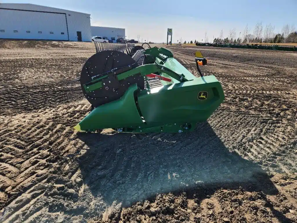 Gallery image 2 for Used 2024 John Deere RD40F Header - Flex