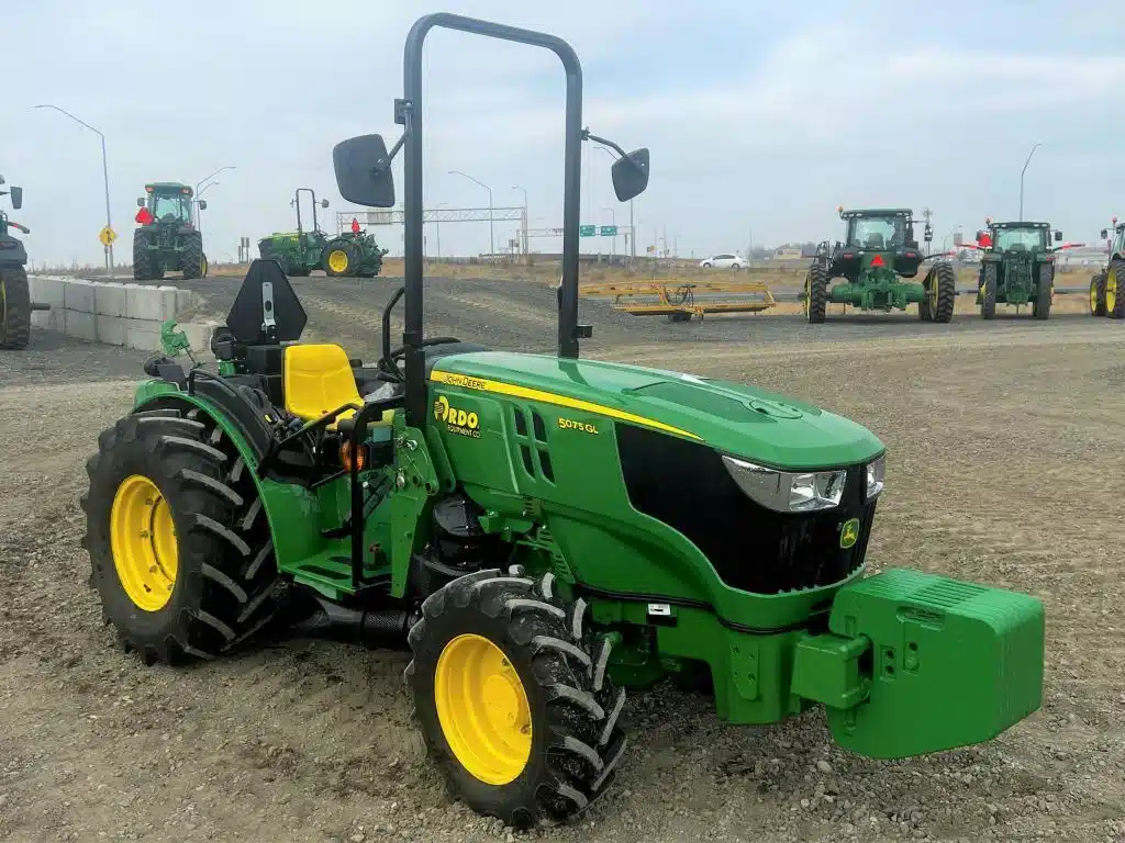Gallery image 1 for New 2022 John Deere 5075GL Tractor