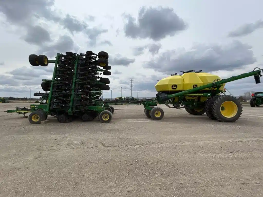 Gallery image 2 for Used 2012 John Deere 1890 Air Drill