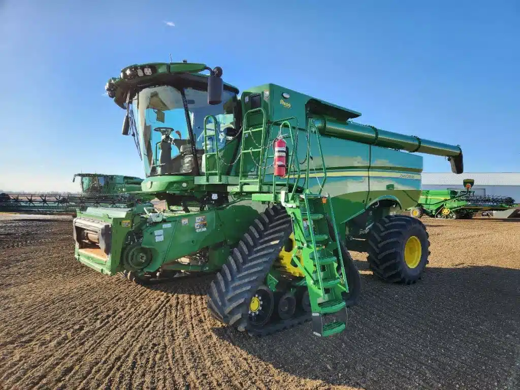 Gallery image 1 for Used 2024 John Deere S790 Combine