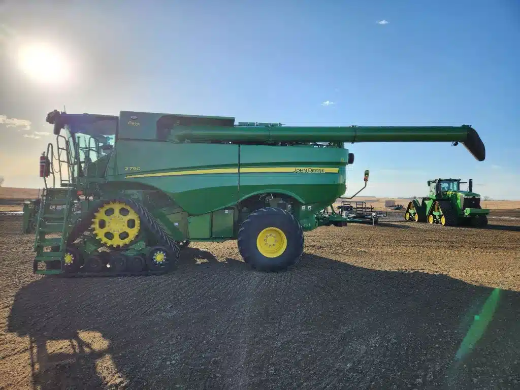 Gallery image 2 for Used 2024 John Deere S790 Combine