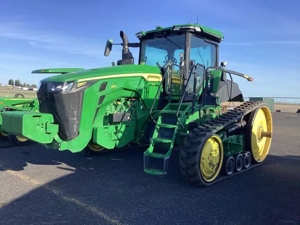 Gallery image 1 for Used 2021 John Deere 8RT 370 Tractor