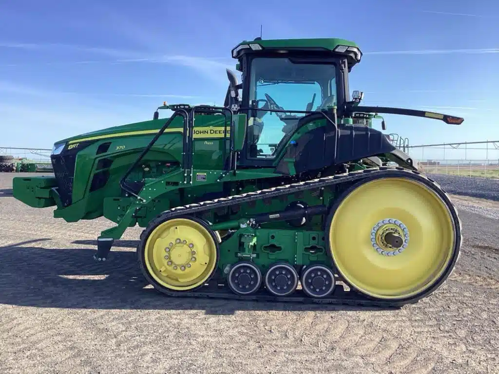 Gallery image 2 for Used 2021 John Deere 8RT 370 Tractor