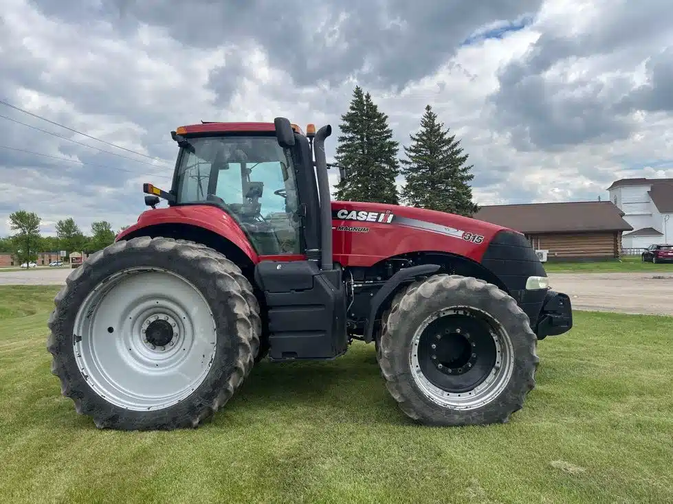 Gallery image 2 for Used 2012 Case IH MAGNUM 315 Tractor