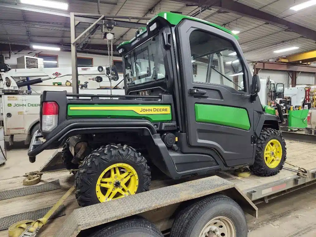Gallery image 2 for Used 2024 John Deere XUV 835R Utility Vehicle