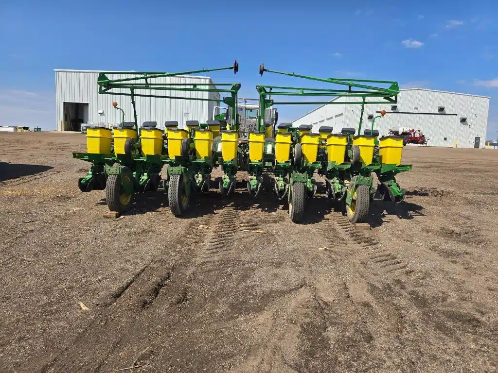 Gallery image 2 for Used 2009 Wil-Rich PT2200 Planter