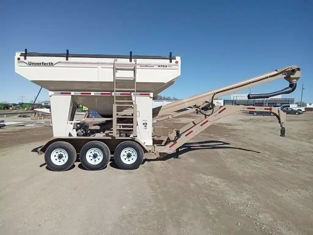 Gallery image 2 for New 2023 Unverferth 3755XL Tender